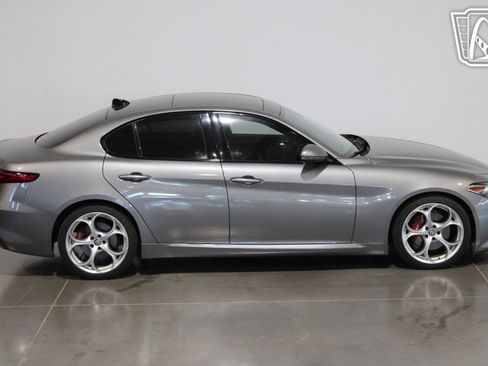 Used 2020 Alfa Romeo Giulia Ti Sport image 13