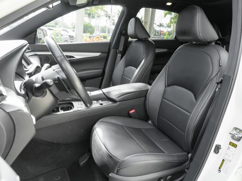 Used 2021 INFINITI QX50 Luxe w/ Appearance Package FWD image 17