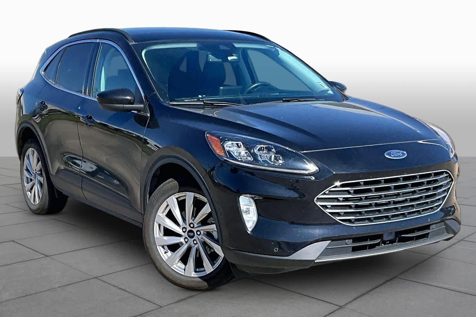 Used 2022 Ford Escape Titanium w/ Titanium Elite Package AWD/4WD image 3