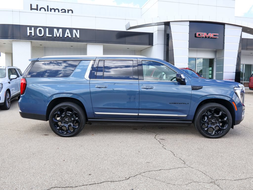New 2026 GMC Yukon XL Denali w/ Denali Reserve Package AWD/4WD image 2