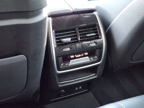 Used 2025 BMW X5 xDrive50e image 32