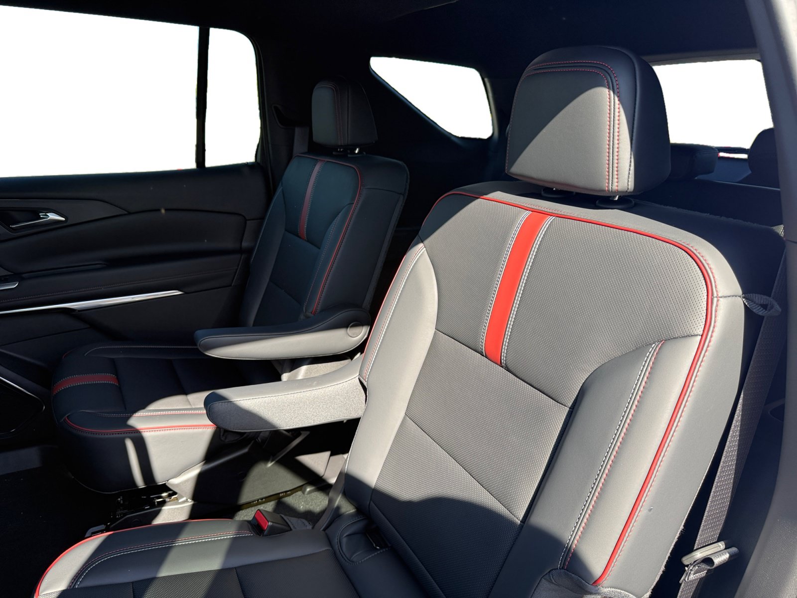 New 2027 Chevrolet Traverse RS AWD/4WD image 16