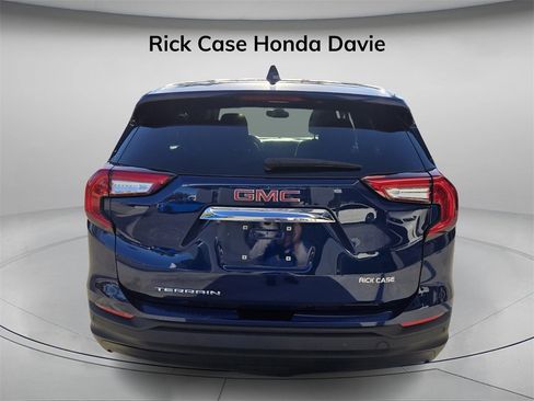 Used 2023 GMC Terrain SLE image 6