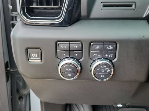Used 2024 GMC Sierra 1500 AT4 w/ AT4 Premium Package AWD/4WD image 29