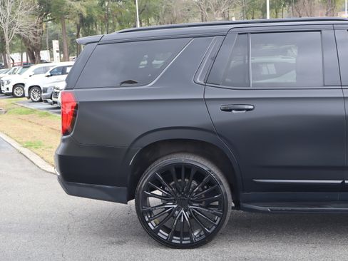 Used 2022 GMC Yukon SLT w/ SLT Premium Package image 10