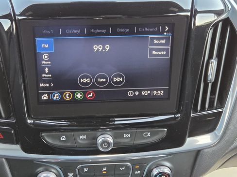 Used 2022 Chevrolet Traverse LT w/ LPO, Floor Liner Package FWD image 13