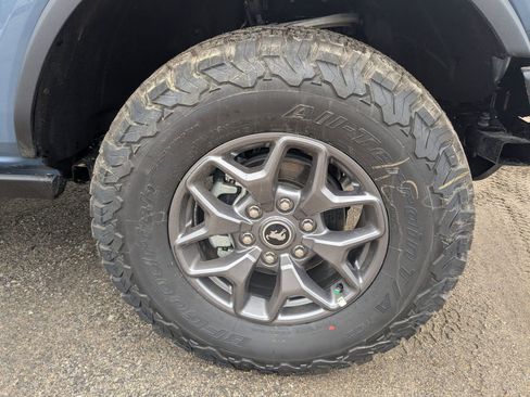 New 2025 Ford Bronco Badlands image 11