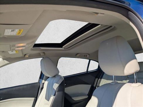 Used 2017 MAZDA MAZDA3 Grand Touring image 16