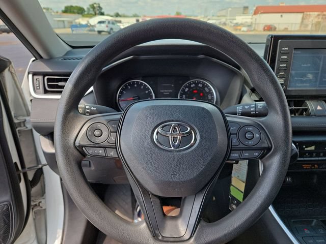 Used 2019 Toyota RAV4 LE FWD image 14