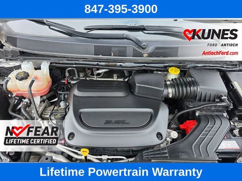 Used 2023 Chrysler Pacifica Limited image 13