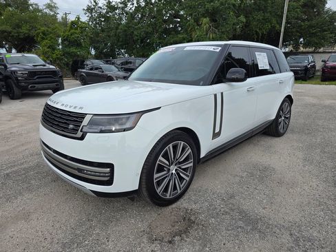 Used 2025 Land Rover Range Rover Long Wheelbase Autobiography AWD/4WD image 2