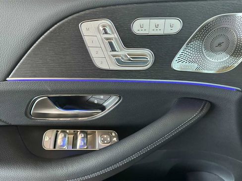 New 2026 Mercedes-Benz GLS 580 4MATIC image 11
