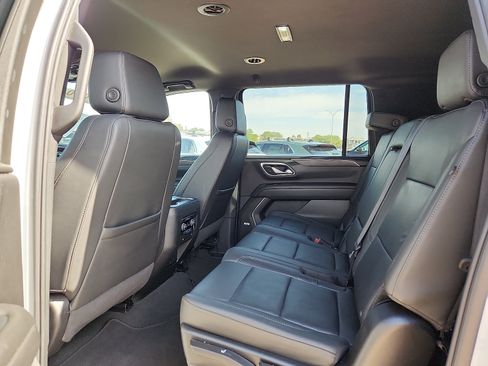 Used 2024 Chevrolet Suburban LT AWD/4WD image 12