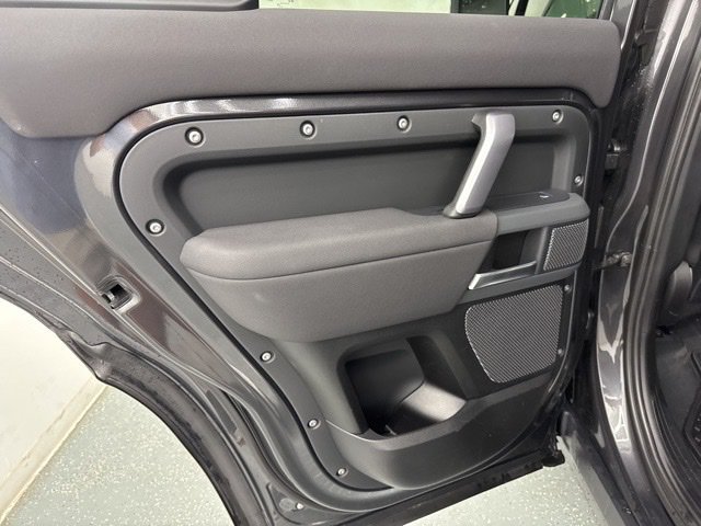 Used 2023 Land Rover Defender 110 X-Dynamic SE AWD/4WD image 16