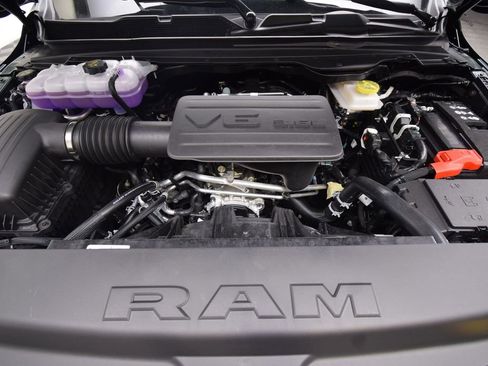 New 2026 RAM 1500 4x4 Crew Cab image 17