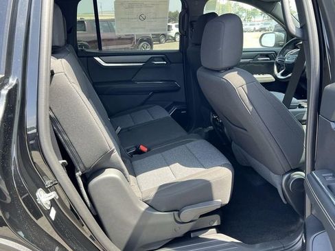 New 2025 GMC Acadia Elevation image 29