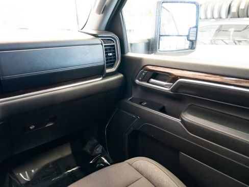 Used 2024 GMC Sierra 2500 SLE w/ SLE Value Package; AWD/4WD image 10