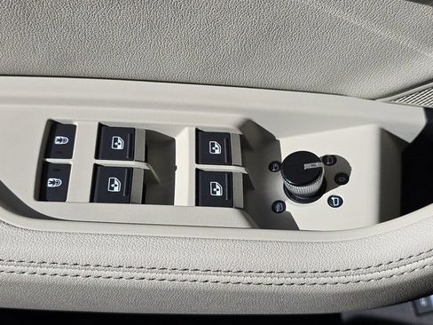 Certified 2024 Audi Q8 e-tron Premium image 23