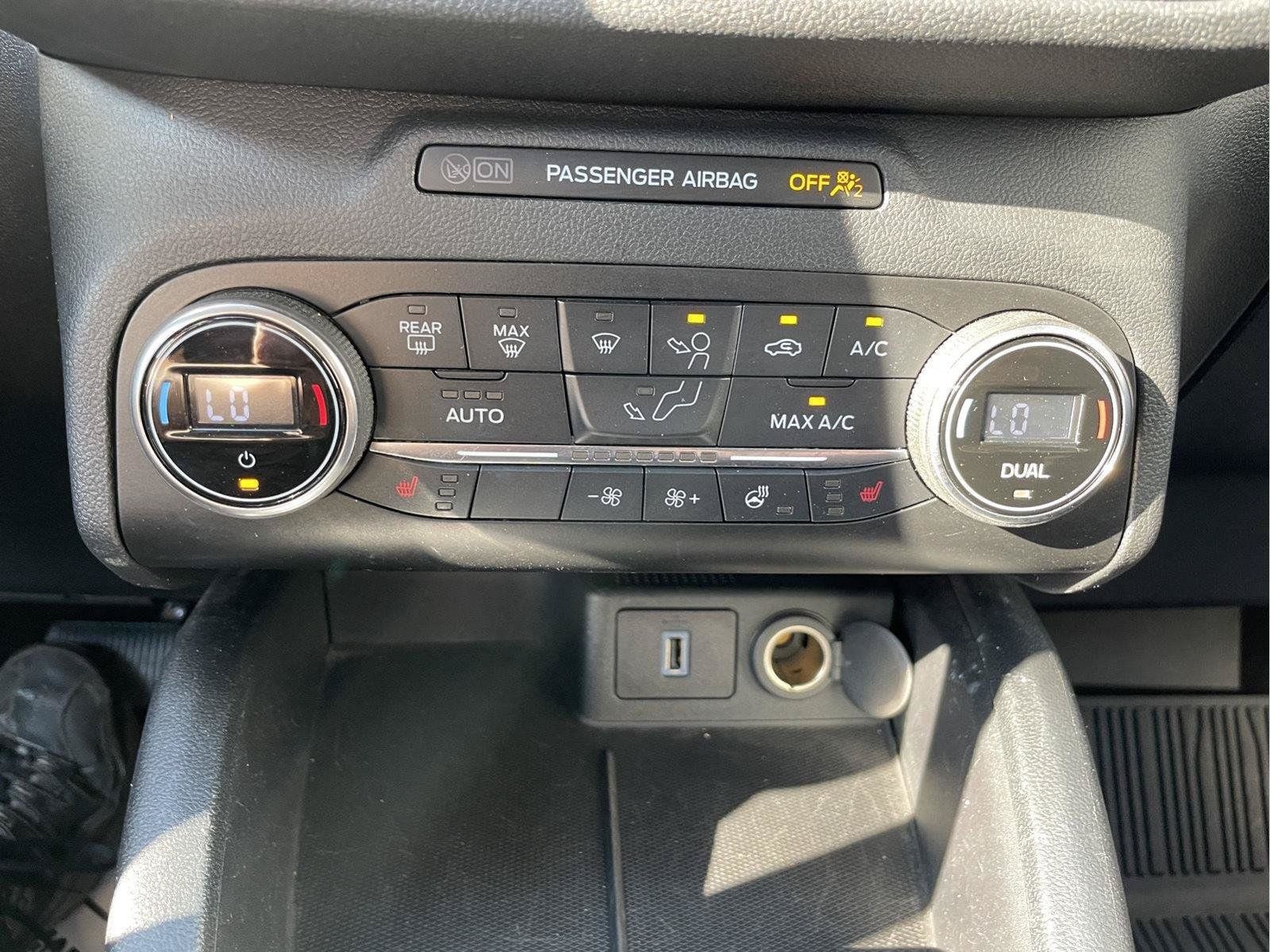 Used 2020 Ford Escape Titanium AWD/4WD image 32