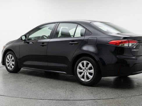 Used 2025 Toyota Corolla LE image 6