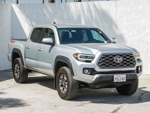 Used 2023 Toyota Tacoma TRD Off-Road AWD/4WD image 3