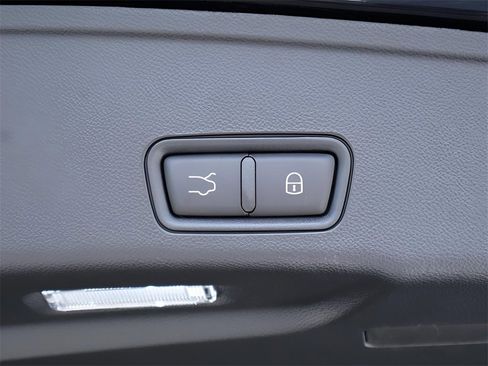 New 2025 Maserati Grecale Modena image 18