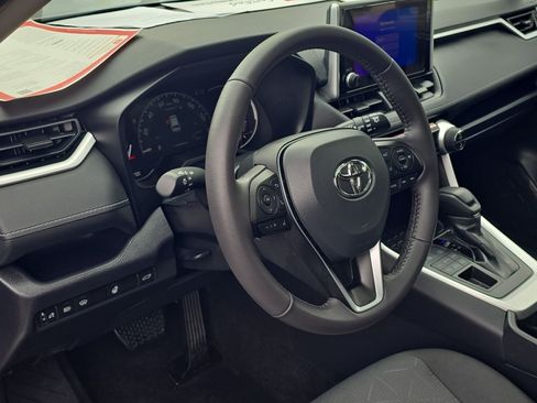 Certified 2025 Toyota RAV4 XLE w/ Convenience Package AWD/4WD image 15