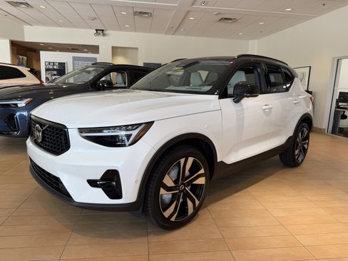 New 2026 Volvo XC40 B5 Ultra w/ Protection Package image 6