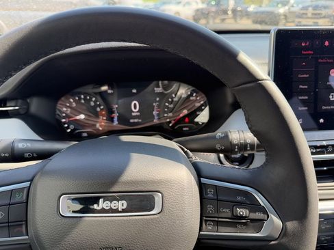 Used 2024 Jeep Compass Limited AWD/4WD image 25