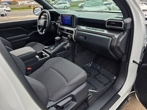 Used 2025 Toyota Tacoma SR5 AWD/4WD image 9