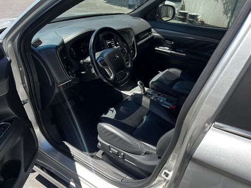 Used 2019 Mitsubishi Outlander SEL AWD/4WD image 14