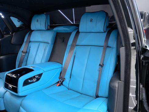 Used 2023 Rolls-Royce Phantom Sedan image 36