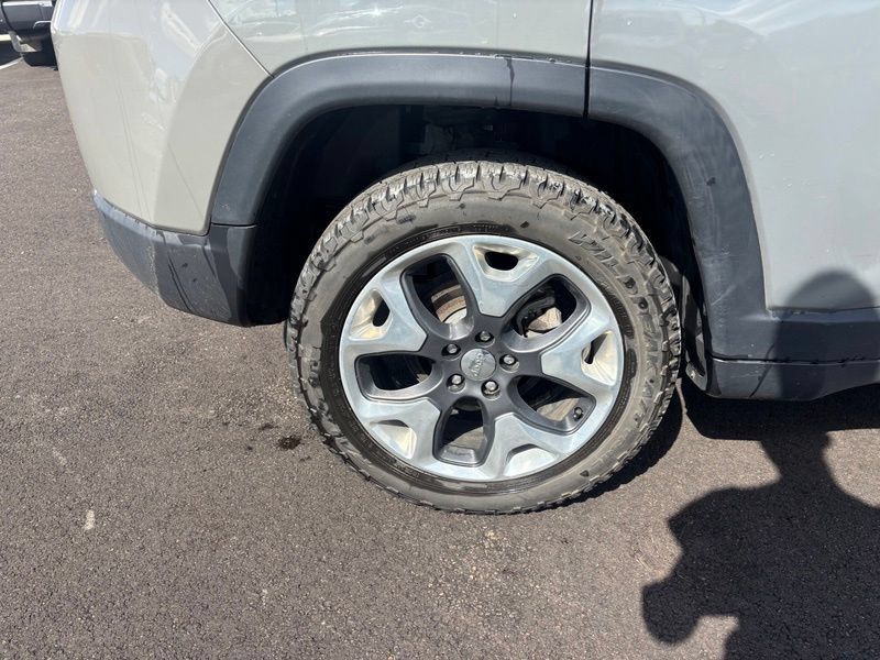 Used 2019 Jeep Compass Limited AWD/4WD image 17