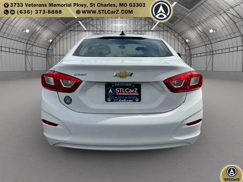 Used 2017 Chevrolet Cruze LS image 4