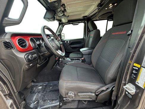 Used 2021 Jeep Gladiator Rubicon AWD/4WD image 9