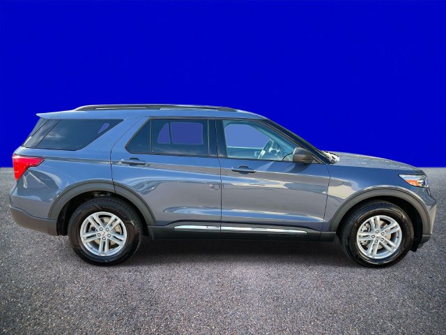 Used 2021 Ford Explorer XLT w/ Class III Trailer Tow Package AWD/4WD image 2