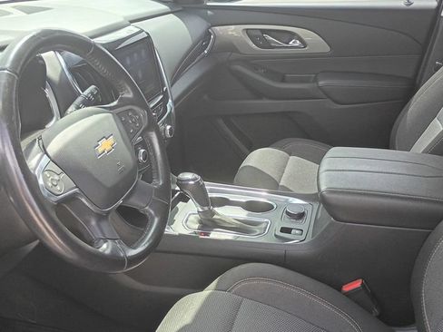 Used 2020 Chevrolet Traverse LT FWD image 18