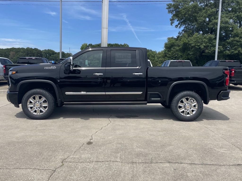 New 2026 Chevrolet Silverado 2500 High Country w/ High Country Premium Package AWD/4WD image 2