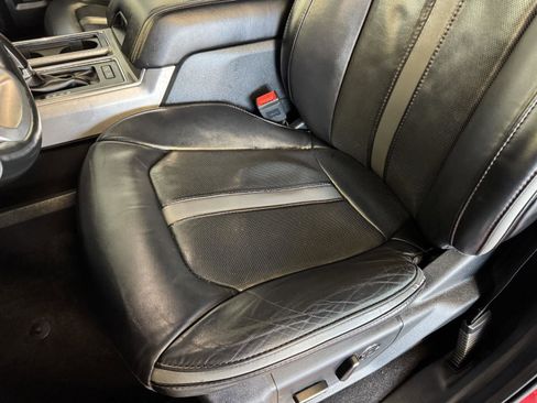 Used 2019 Ford F150 Platinum w/ Equipment Group 701A Luxury image 19