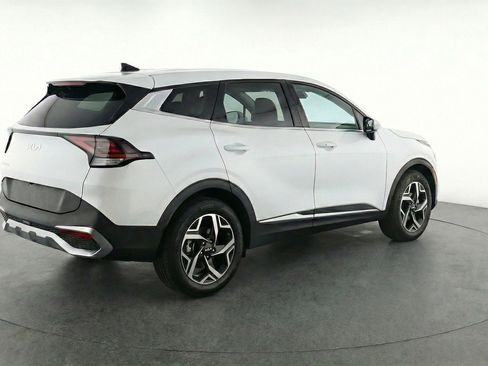 Used 2025 Kia Sportage LX image 9