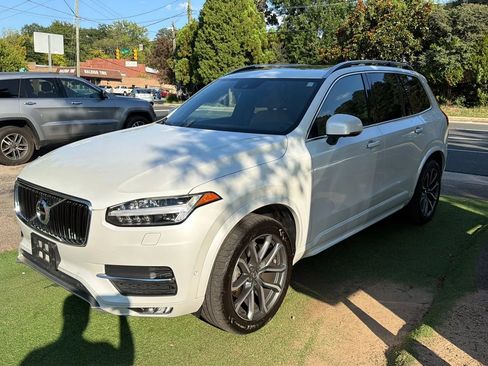 Used 2017 Volvo XC90 T6 Momentum AWD/4WD image 2