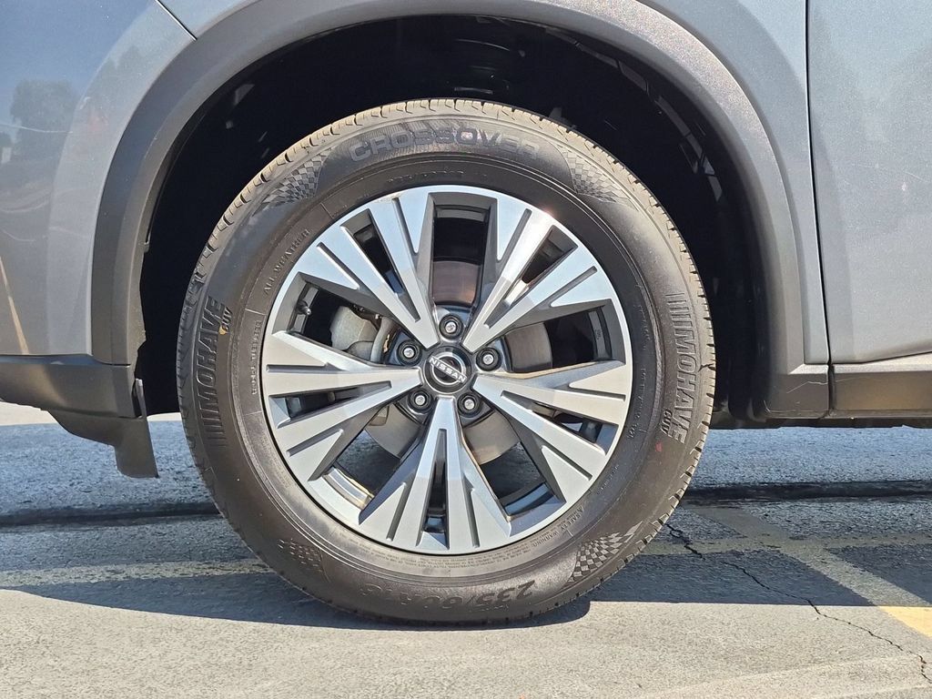 Used 2023 Nissan Rogue SV AWD/4WD image 9