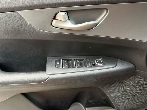 Used 2019 Kia Forte LXS image 34