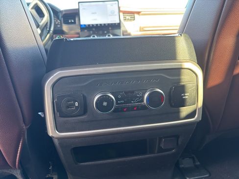 Used 2023 Ford Expedition Max Limited image 5