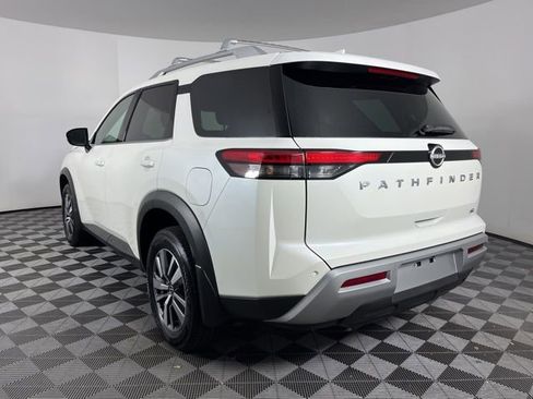 Used 2024 Nissan Pathfinder SL image 7