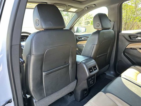 Used 2023 Chevrolet Equinox Premier AWD/4WD image 16