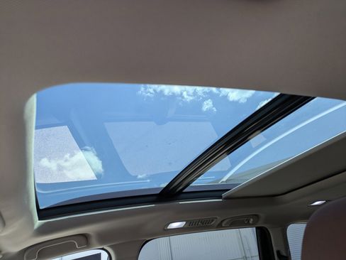 Used 2019 Subaru Ascent Touring w/ Popular Package #3 AWD/4WD image 18