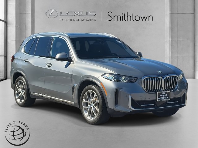 Used 2025 BMW X5 xDrive40i w/ Premium Package AWD/4WD image 1