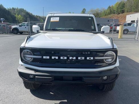 Certified 2025 Ford Bronco Outer Banks AWD/4WD image 3