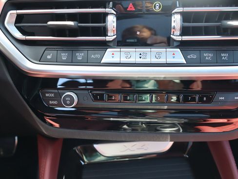 Used 2025 BMW X4 xDrive30i w/ Premium Package AWD/4WD image 17